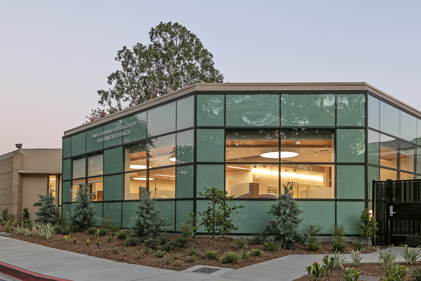 front of City of Hope hospital building